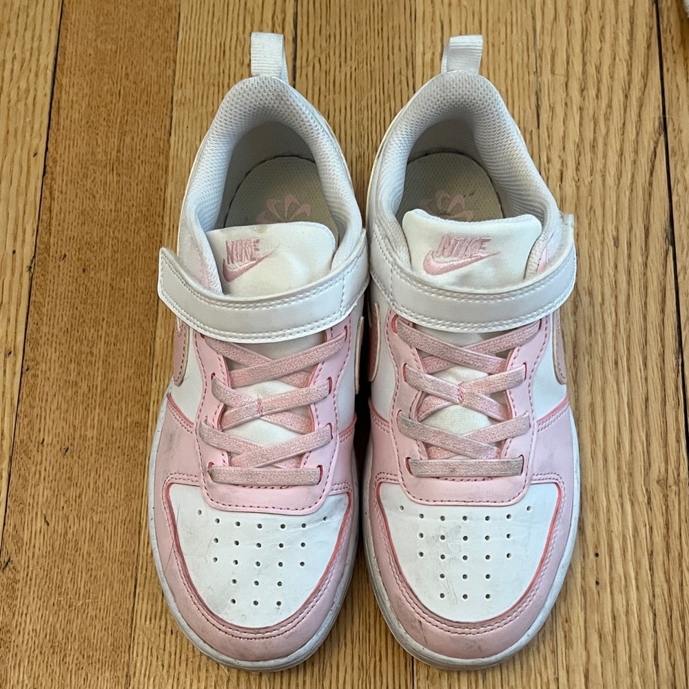 Nike Kids Sneakers in Pink and White